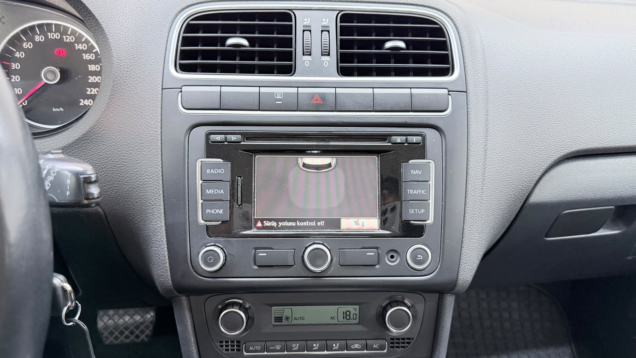 VOLKSWAGEN POLO 24